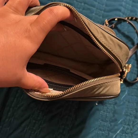 NWT Michael Kors green Crossbody Bag - Picture 3 of 3